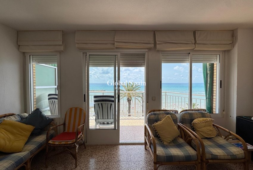 Wederverkoop - APPARTEMENT -
TORREVIEJA - Playa del Cura