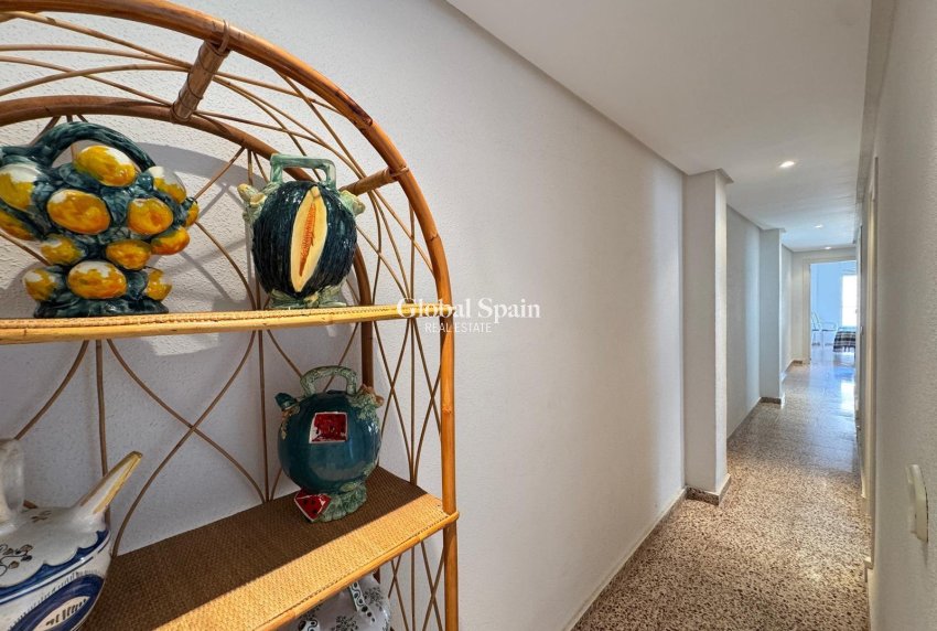 Wederverkoop - APPARTEMENT -
TORREVIEJA - Playa del Cura