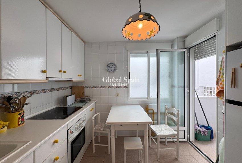 Wederverkoop - APPARTEMENT -
TORREVIEJA - Playa del Cura