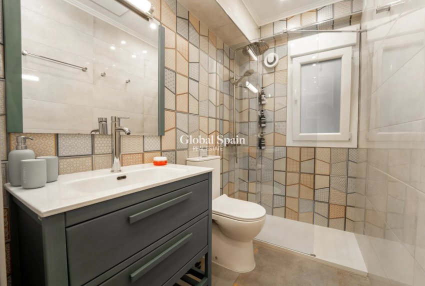 Wederverkoop - APPARTEMENT -
Torrevieja - Playa Del Cura