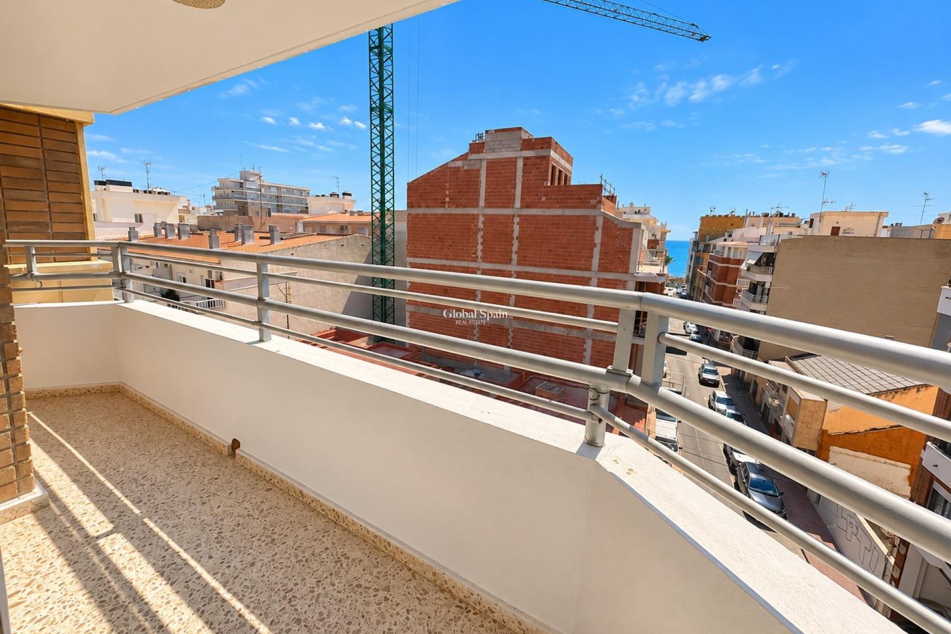Wederverkoop - APPARTEMENT -
TORREVIEJA - Playa del cura