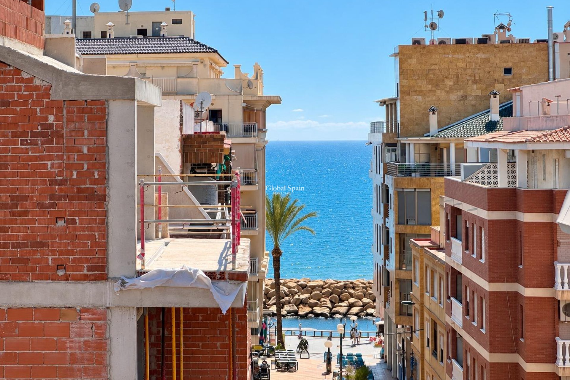 Wederverkoop - APPARTEMENT -
TORREVIEJA - Playa del cura