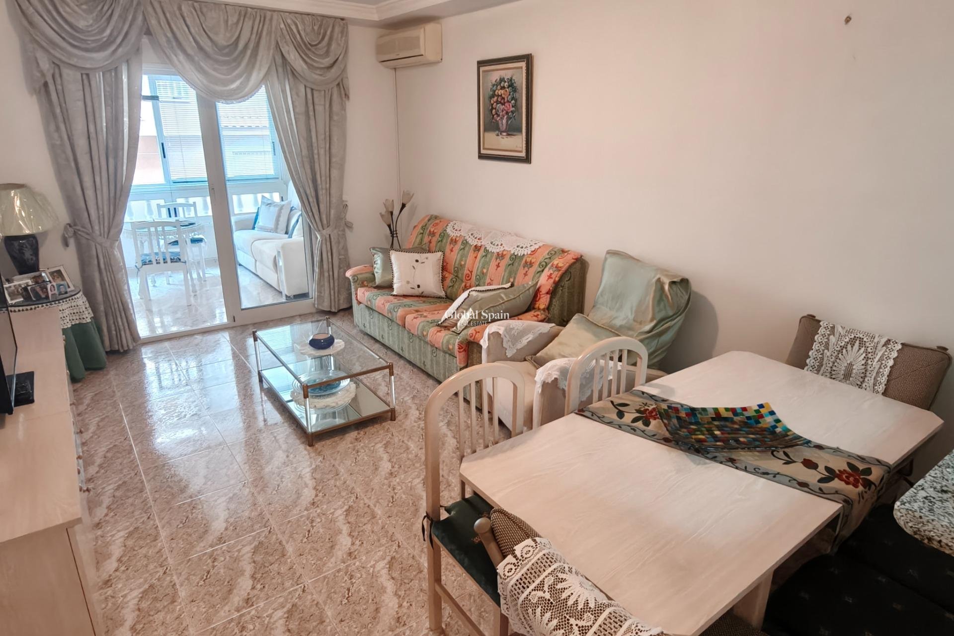 Wederverkoop - APPARTEMENT -
TORREVIEJA - Playa del Cura