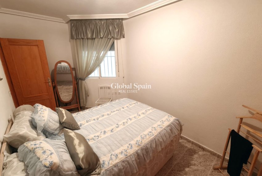Wederverkoop - APPARTEMENT -
TORREVIEJA - Playa del Cura
