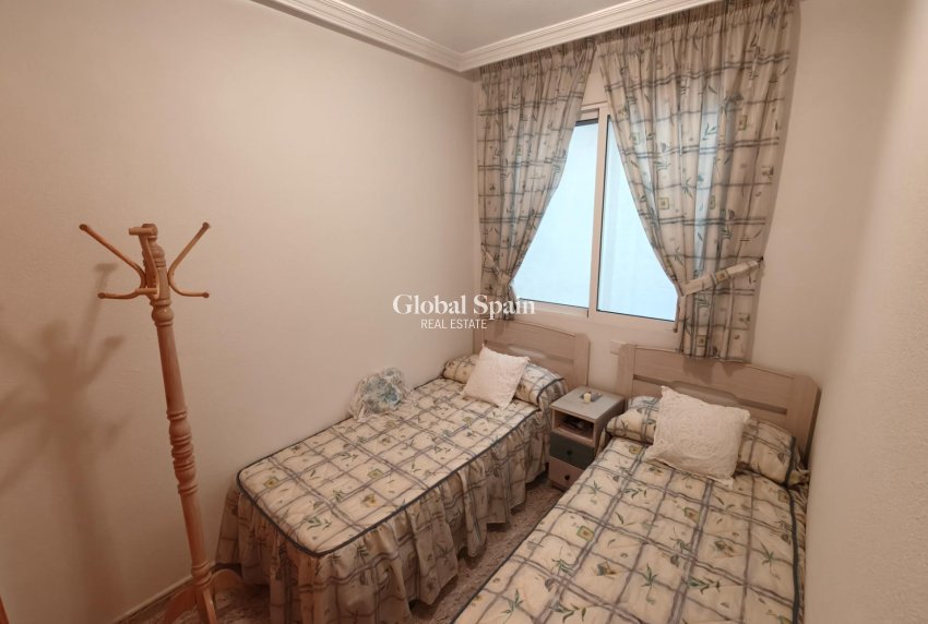 Wederverkoop - APPARTEMENT -
TORREVIEJA - Playa del Cura