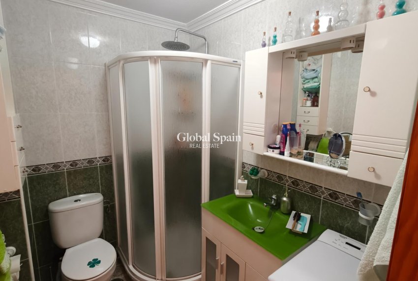 Wederverkoop - APPARTEMENT -
TORREVIEJA - Playa del Cura