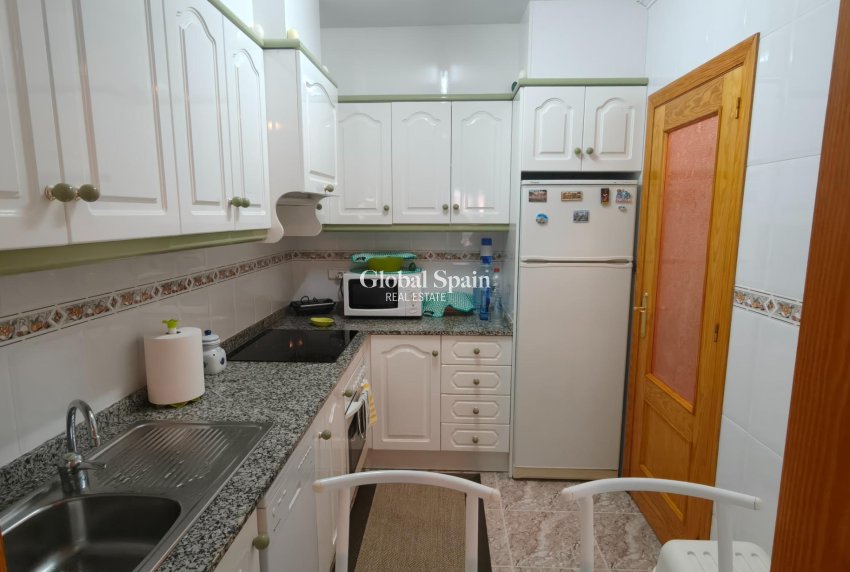 Wederverkoop - APPARTEMENT -
TORREVIEJA - Playa del Cura