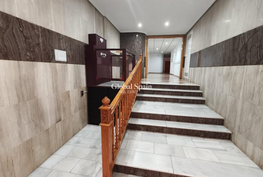 Wederverkoop - APPARTEMENT -
TORREVIEJA - Playa del Cura