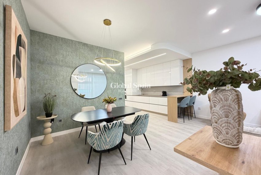 Wederverkoop - APPARTEMENT -
TORREVIEJA - Playa del Cura