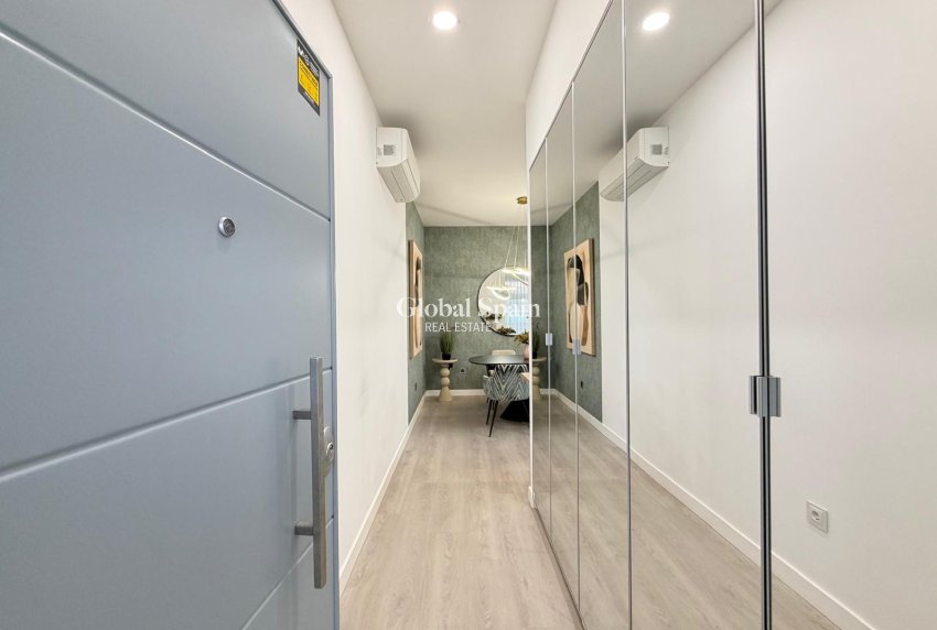 Wederverkoop - APPARTEMENT -
TORREVIEJA - Playa del Cura