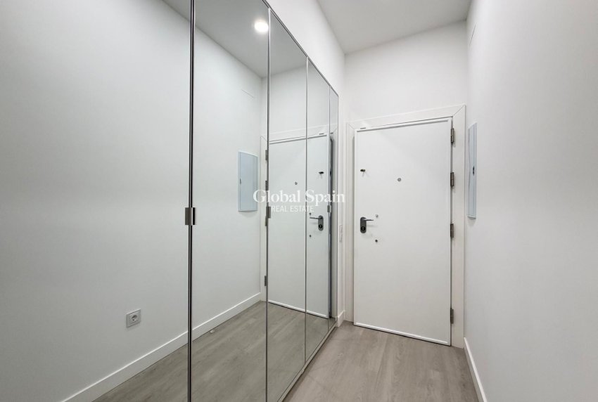 Wederverkoop - APPARTEMENT -
TORREVIEJA - Playa del Cura