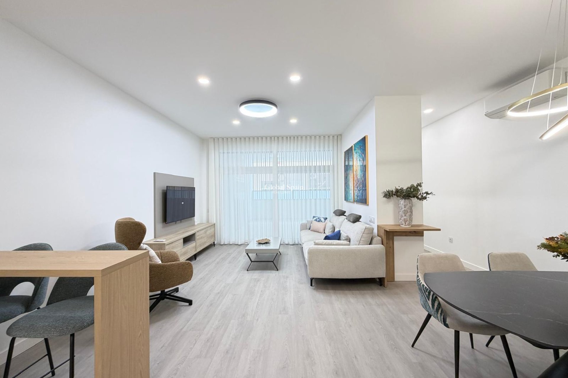 Wederverkoop - APPARTEMENT -
TORREVIEJA - Playa del Cura