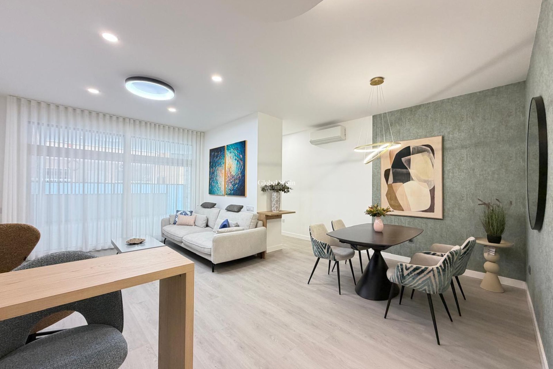 Wederverkoop - APPARTEMENT -
TORREVIEJA - Playa del Cura