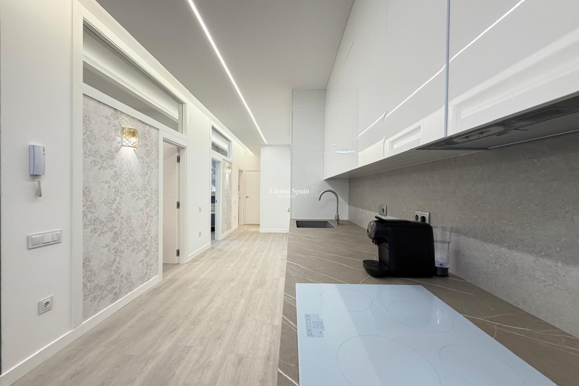 Wederverkoop - APPARTEMENT -
TORREVIEJA - Playa del Cura
