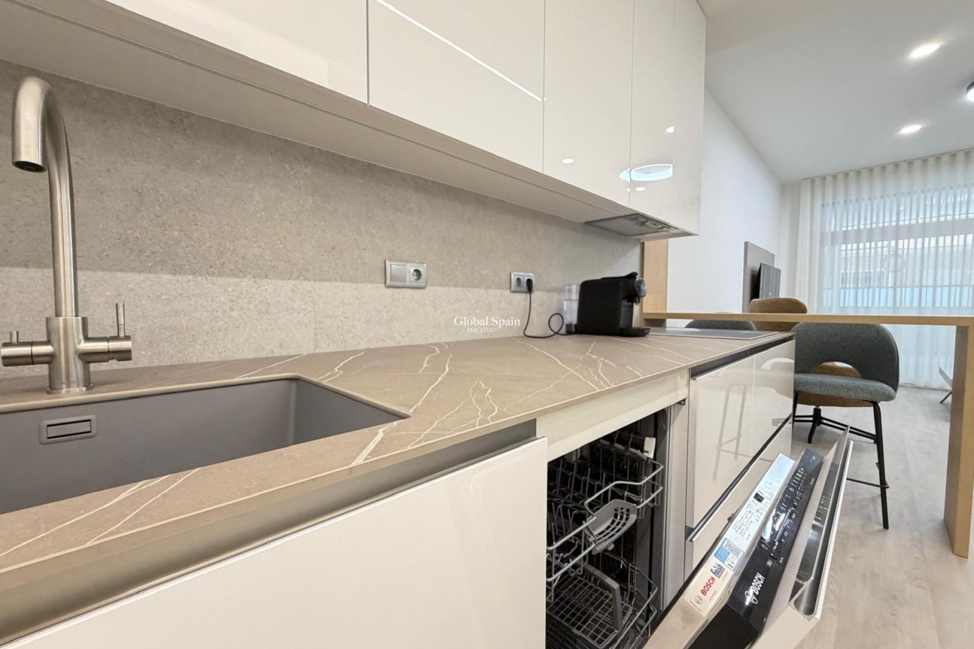 Wederverkoop - APPARTEMENT -
TORREVIEJA - Playa del Cura