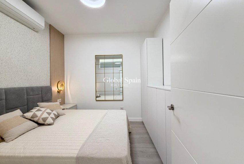 Wederverkoop - APPARTEMENT -
TORREVIEJA - Playa del Cura