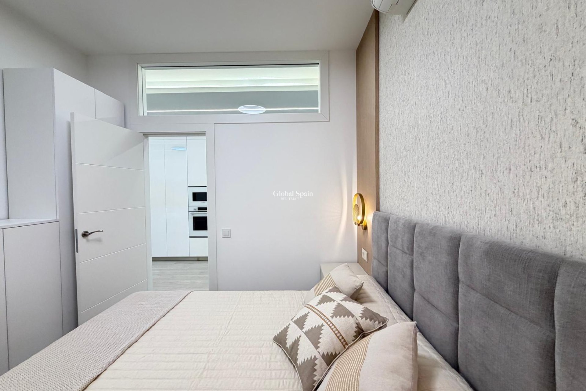 Wederverkoop - APPARTEMENT -
TORREVIEJA - Playa del Cura