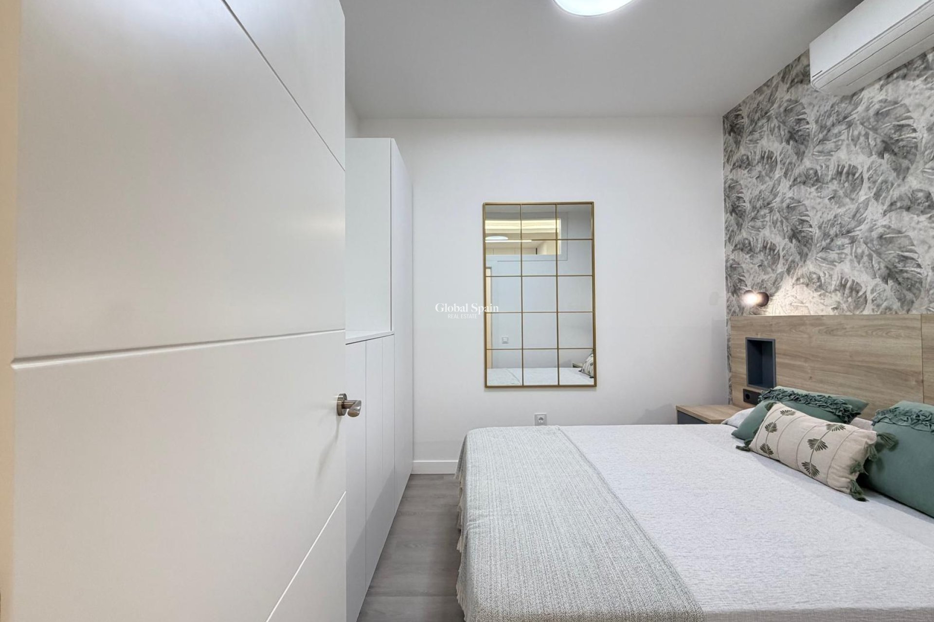 Wederverkoop - APPARTEMENT -
TORREVIEJA - Playa del Cura