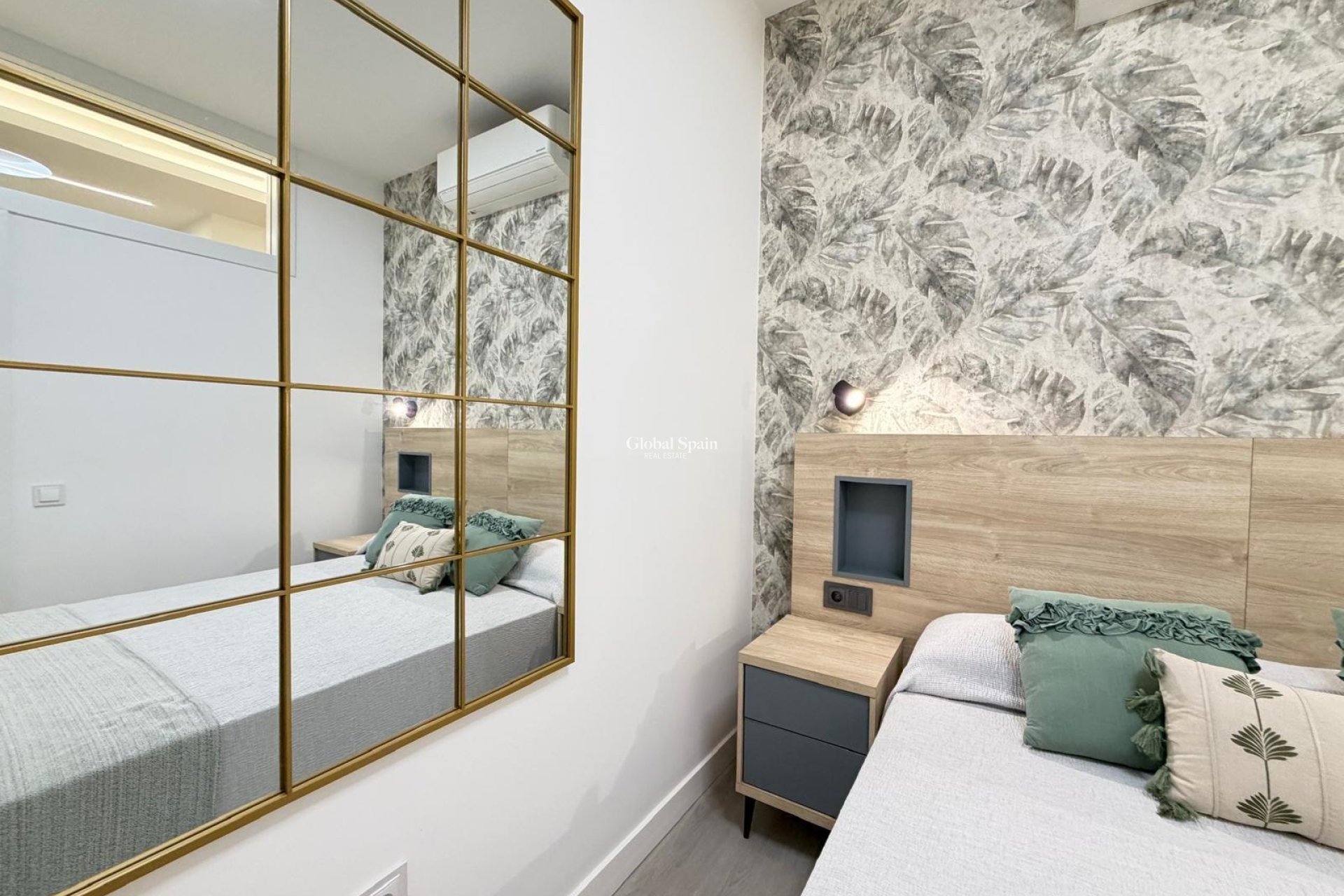 Wederverkoop - APPARTEMENT -
TORREVIEJA - Playa del Cura