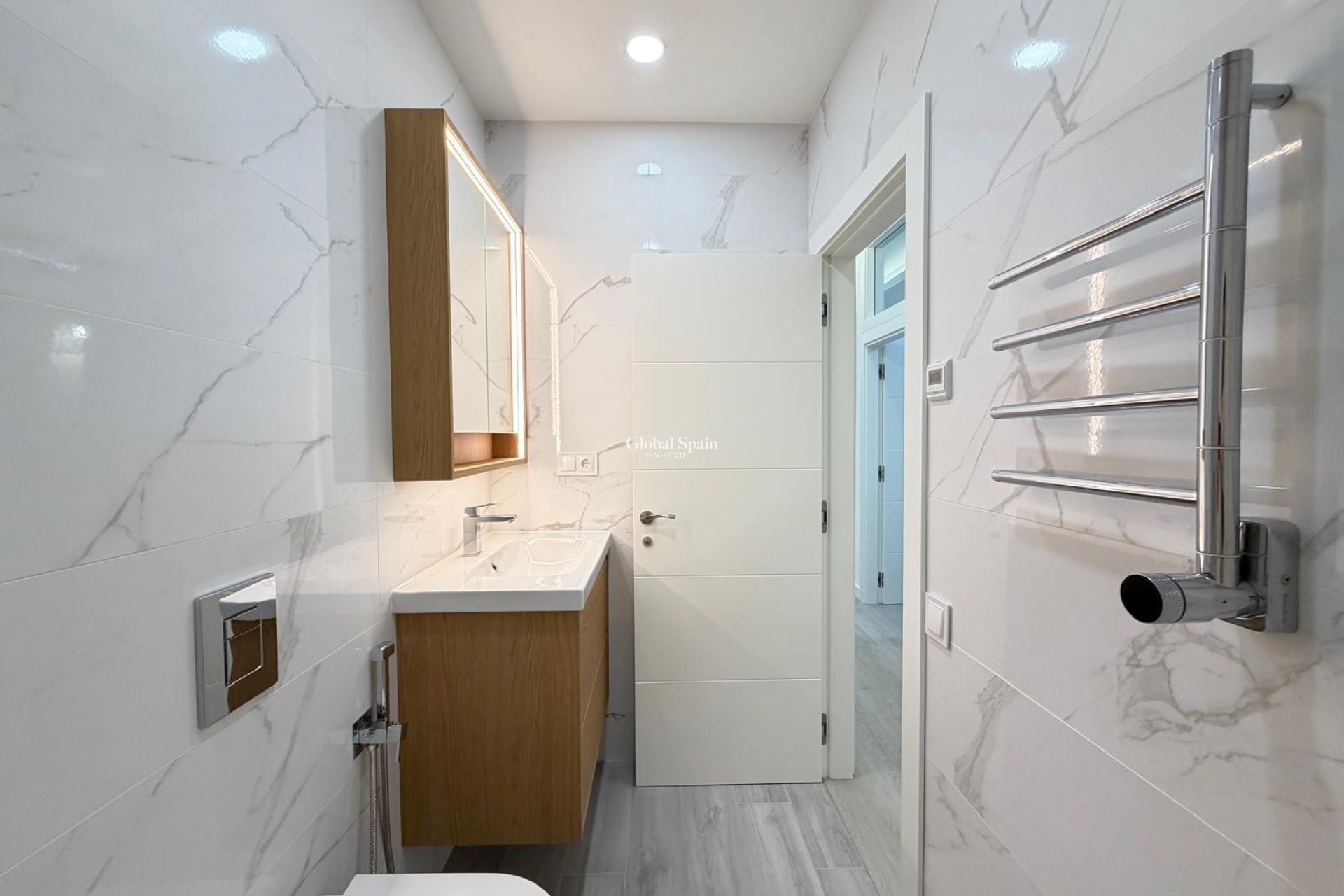 Wederverkoop - APPARTEMENT -
TORREVIEJA - Playa del Cura