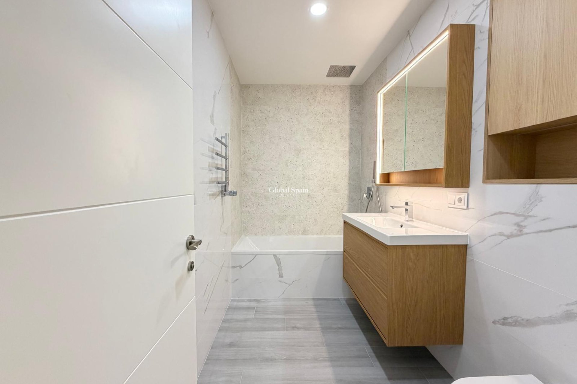 Wederverkoop - APPARTEMENT -
TORREVIEJA - Playa del Cura