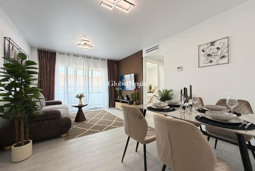 Wederverkoop - APPARTEMENT -
TORREVIEJA - Playa del Cura