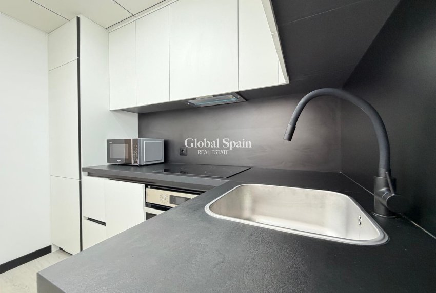 Wederverkoop - APPARTEMENT -
TORREVIEJA - Playa del Cura