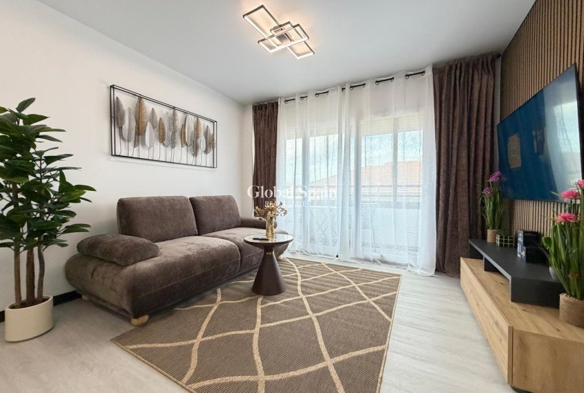 Wederverkoop - APPARTEMENT -
TORREVIEJA - Playa del Cura