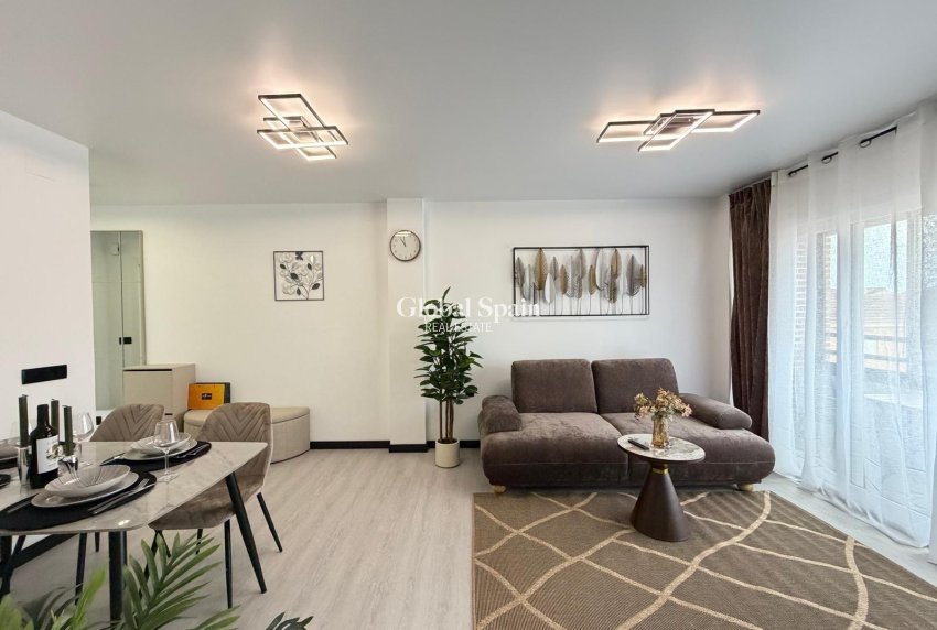 Wederverkoop - APPARTEMENT -
TORREVIEJA - Playa del Cura