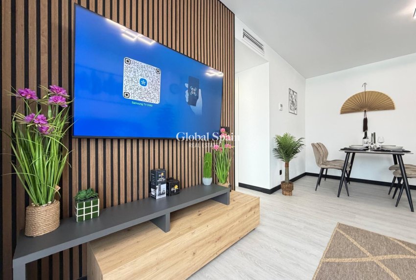 Wederverkoop - APPARTEMENT -
TORREVIEJA - Playa del Cura