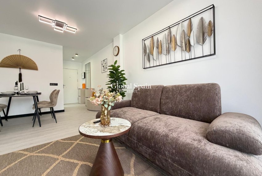 Wederverkoop - APPARTEMENT -
TORREVIEJA - Playa del Cura
