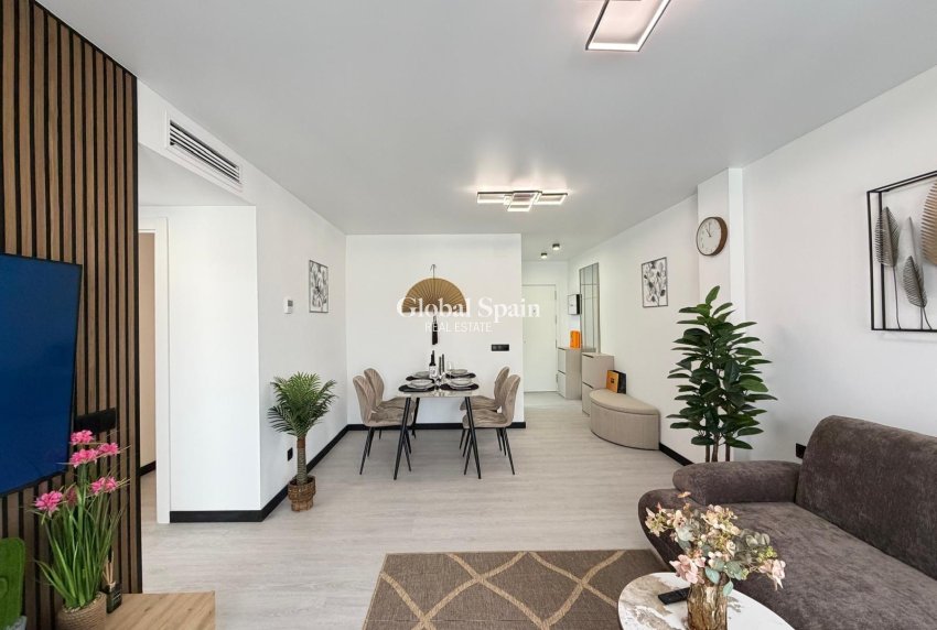 Wederverkoop - APPARTEMENT -
TORREVIEJA - Playa del Cura