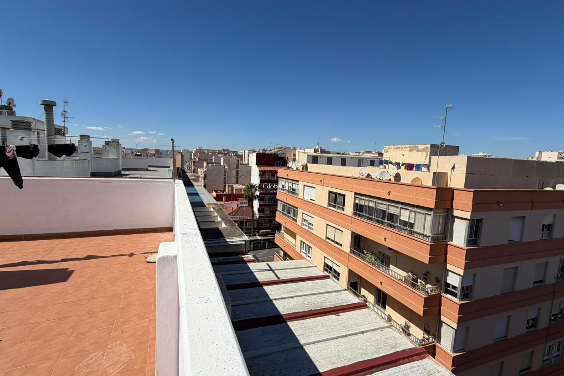 Wederverkoop - APPARTEMENT -
TORREVIEJA - Playa del Cura