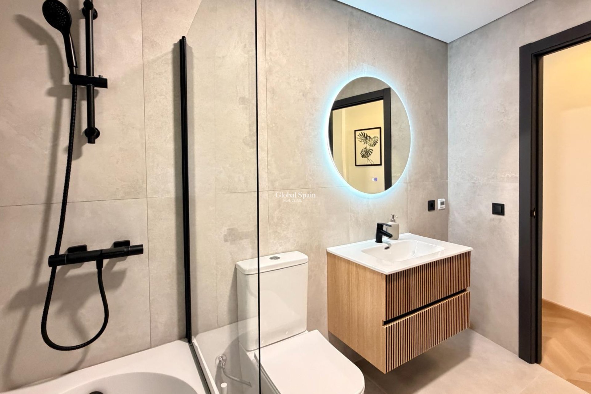 Wederverkoop - APPARTEMENT -
TORREVIEJA - Playa del Cura