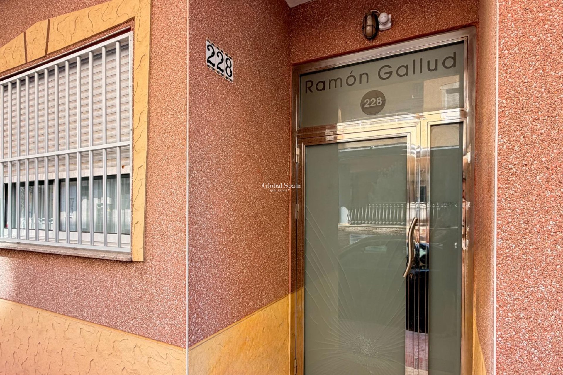 Wederverkoop - APPARTEMENT -
TORREVIEJA - Playa del Cura