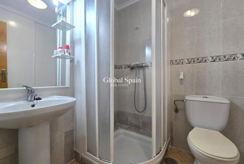 Wederverkoop - APPARTEMENT -
TORREVIEJA - Playa del Cura