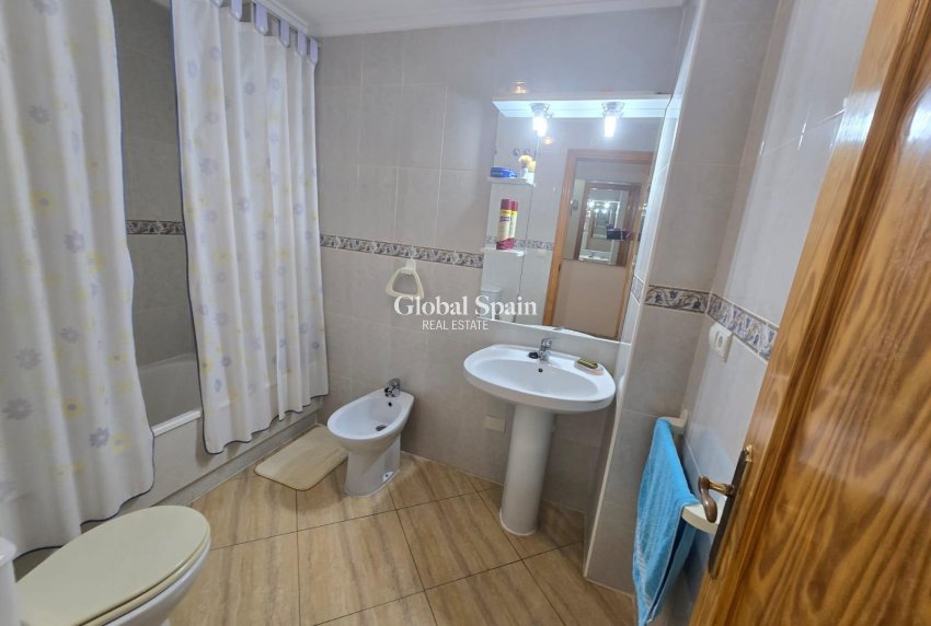 Wederverkoop - APPARTEMENT -
TORREVIEJA - Playa del Cura