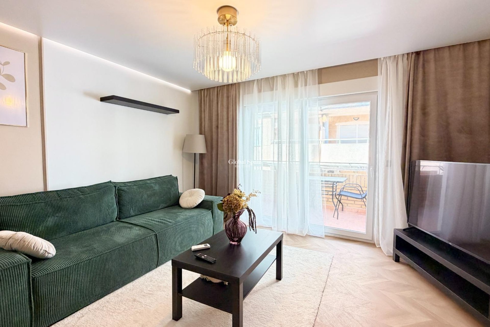 Wederverkoop - APPARTEMENT -
TORREVIEJA - Playa del Cura