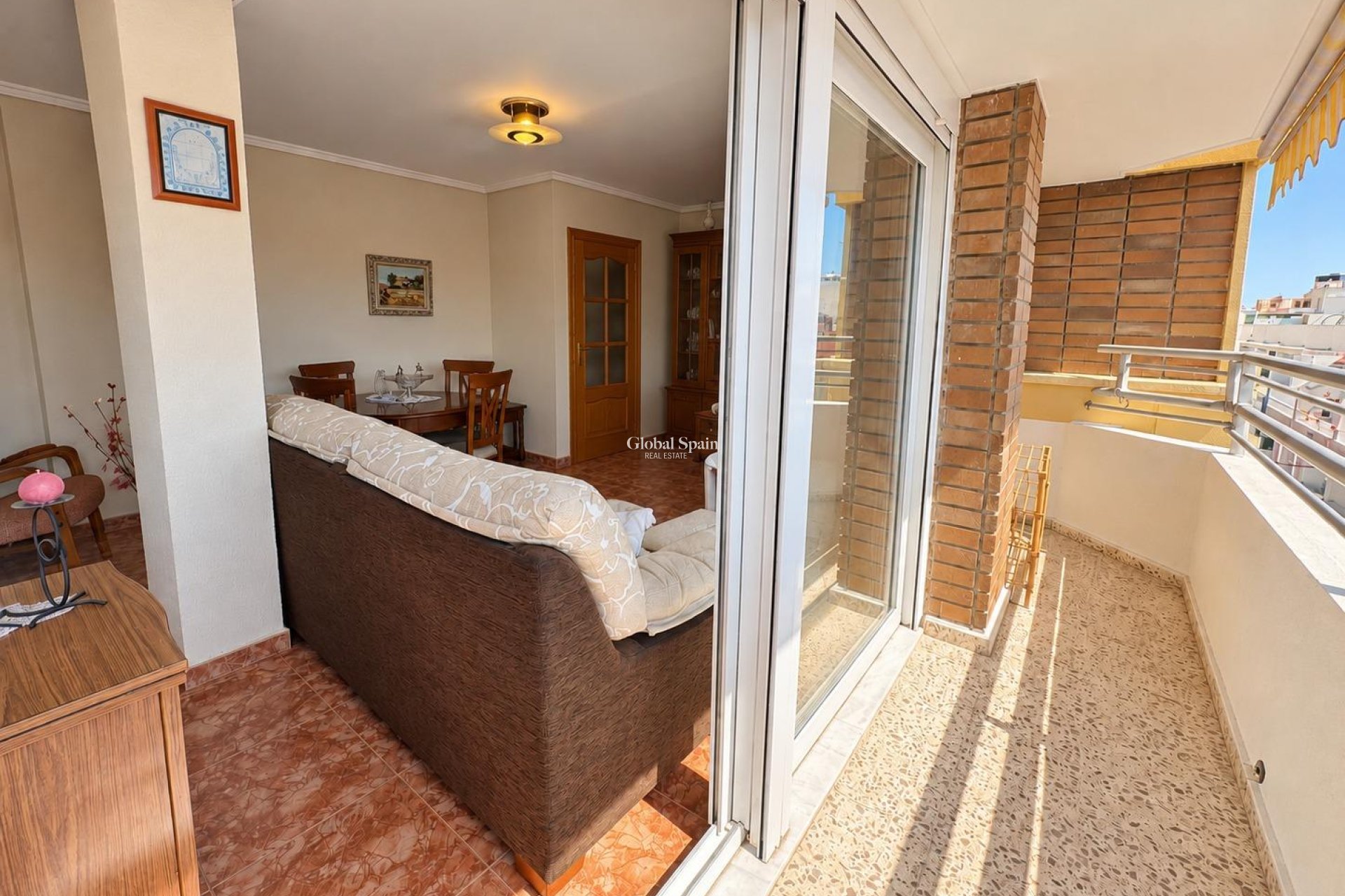Wederverkoop - APPARTEMENT -
TORREVIEJA - Playa del cura