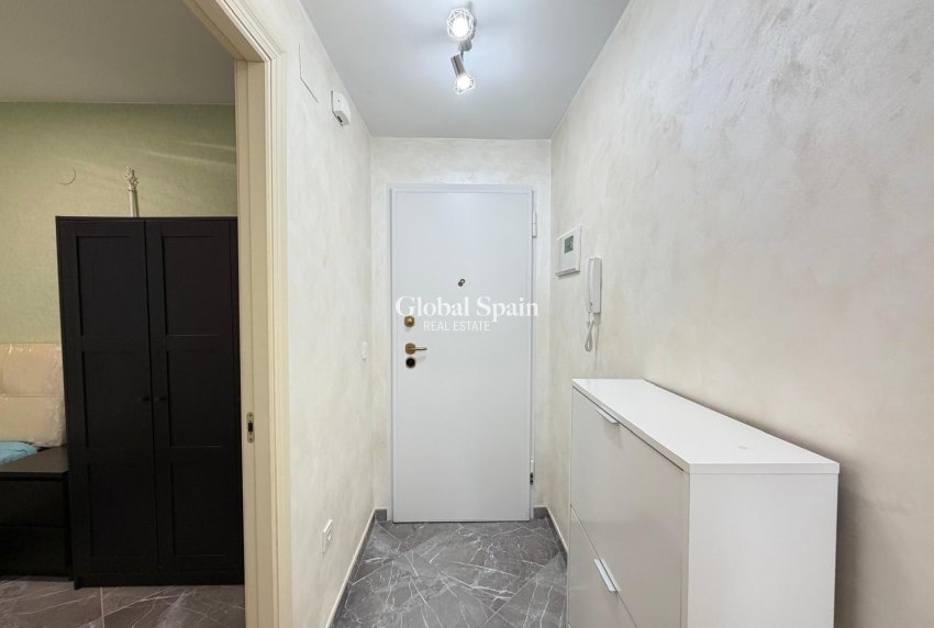 Wederverkoop - APPARTEMENT -
TORREVIEJA - Playa del Cura