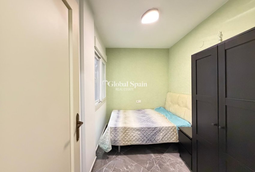 Wederverkoop - APPARTEMENT -
TORREVIEJA - Playa del Cura