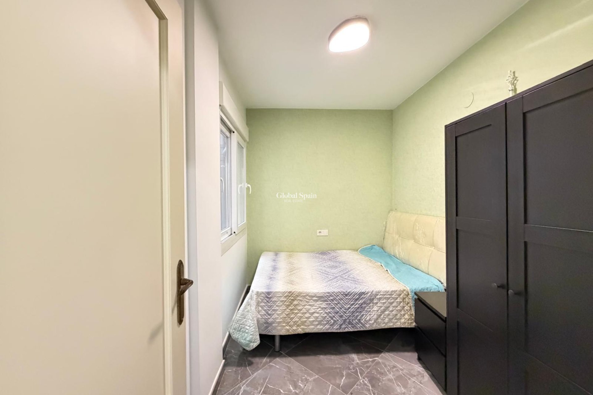 Wederverkoop - APPARTEMENT -
TORREVIEJA - Playa del Cura