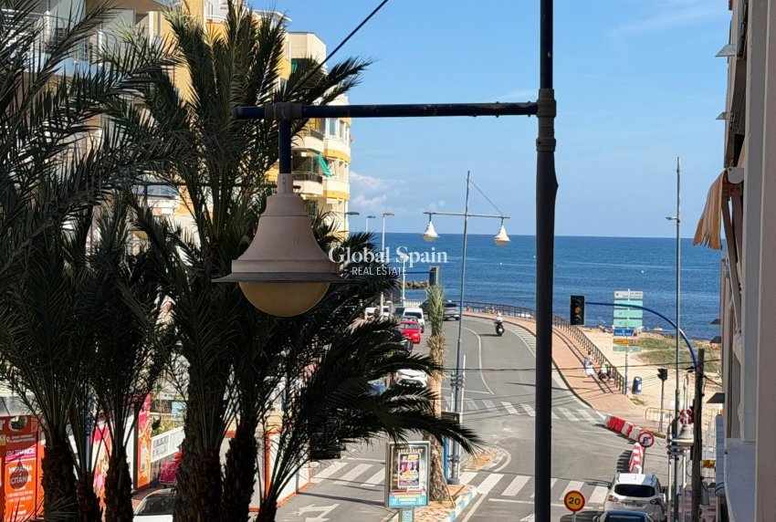 Wederverkoop - APPARTEMENT -
TORREVIEJA - Playa del Cura