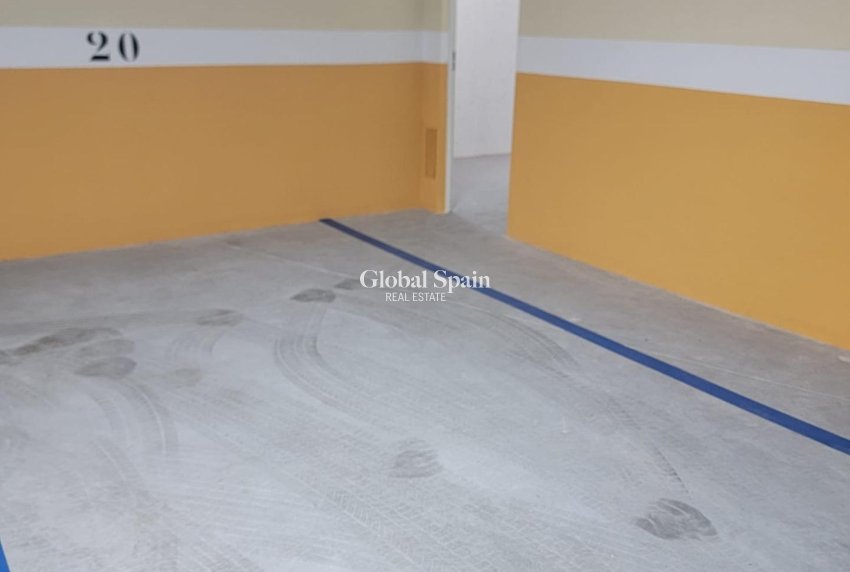 Wederverkoop - APPARTEMENT -
TORREVIEJA - Playa del Cura