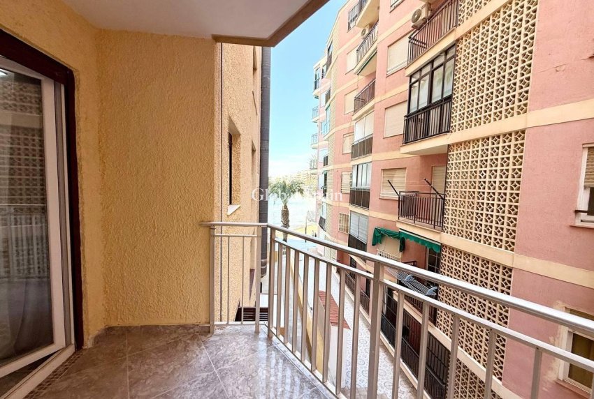 Wederverkoop - APPARTEMENT -
TORREVIEJA - Playa del Cura