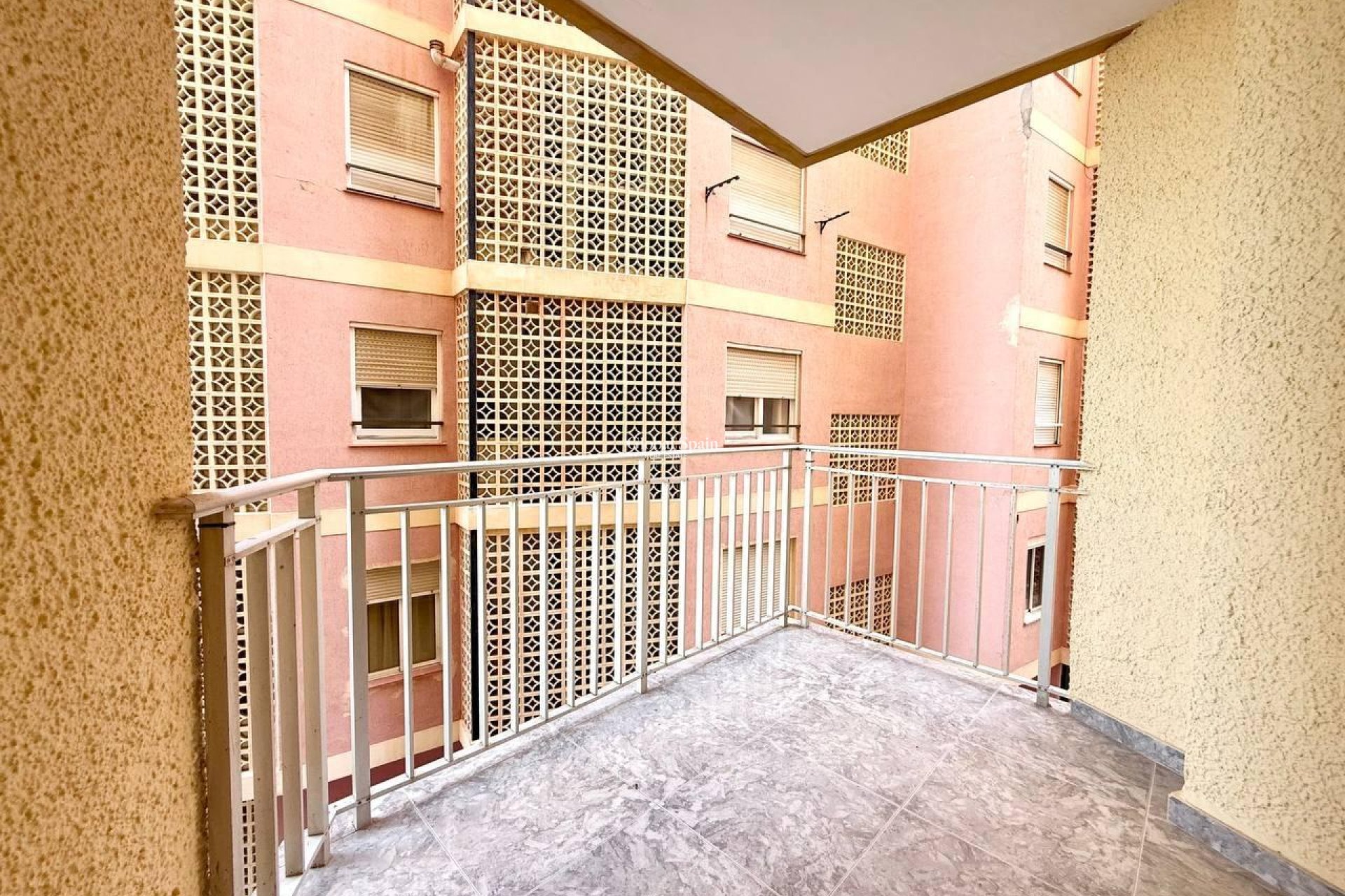 Wederverkoop - APPARTEMENT -
TORREVIEJA - Playa del Cura