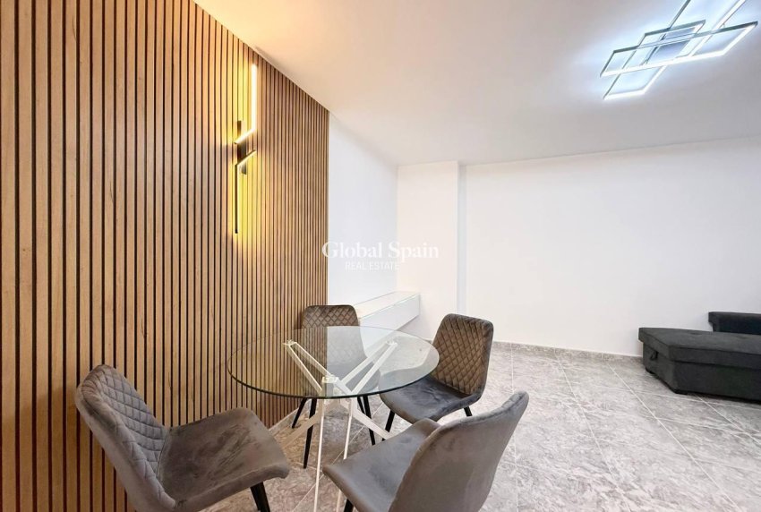 Wederverkoop - APPARTEMENT -
TORREVIEJA - Playa del Cura