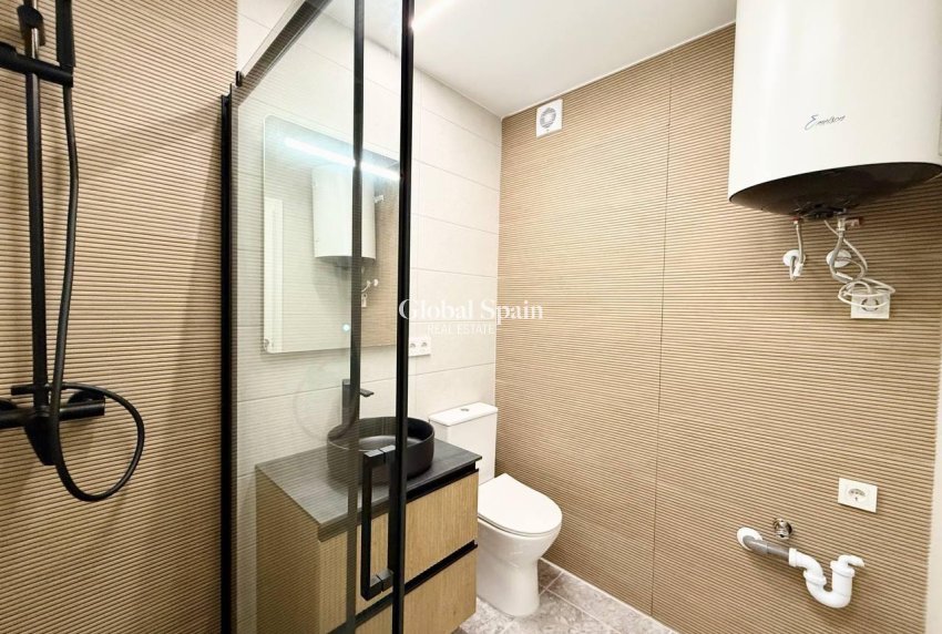 Wederverkoop - APPARTEMENT -
TORREVIEJA - Playa del Cura