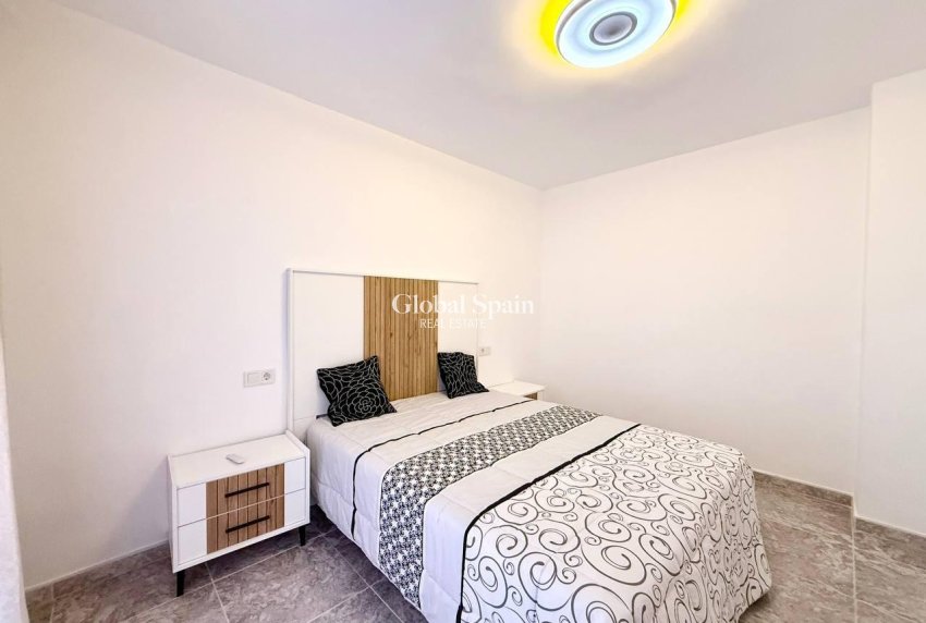 Wederverkoop - APPARTEMENT -
TORREVIEJA - Playa del Cura