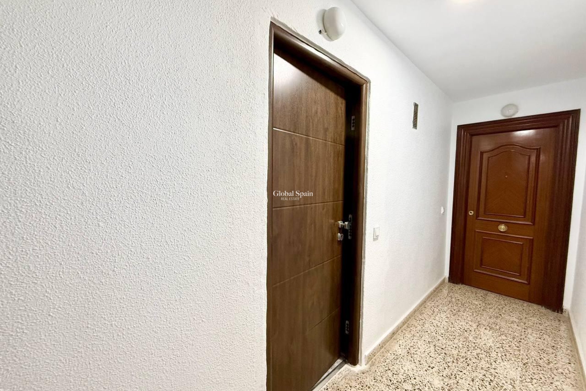 Wederverkoop - APPARTEMENT -
TORREVIEJA - Playa del Cura